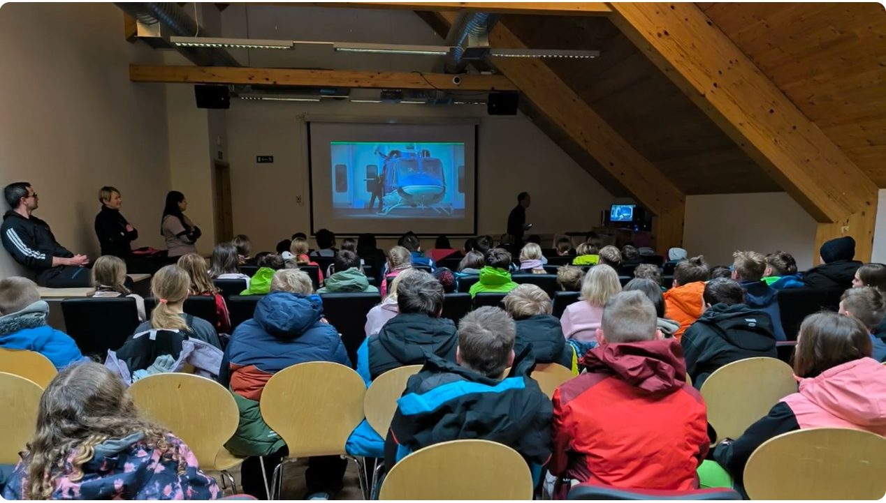 Predavanje policista o varnosti na smučišču