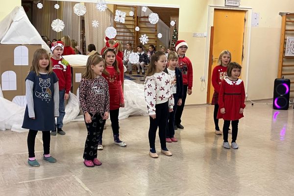 Slavnostna prireditev ob dnevu samostojnosti in enotnosti, petje