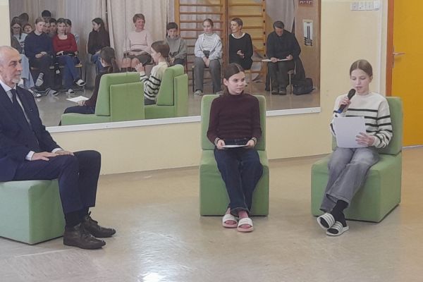 Pogovor sta povezovali učenki Ina in Kaja