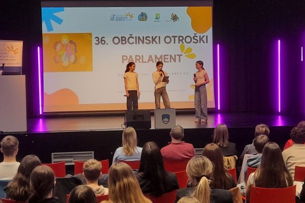 Program so povezovale učenke OŠ Artiče