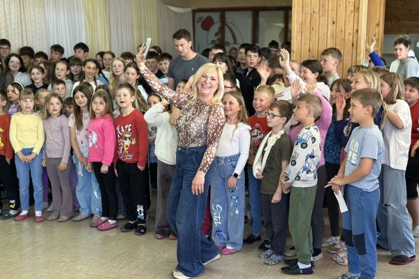 Vseslovensko petje z Nušo Derenda