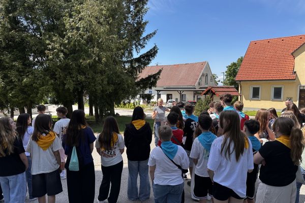 Sprehod skozi Artiče