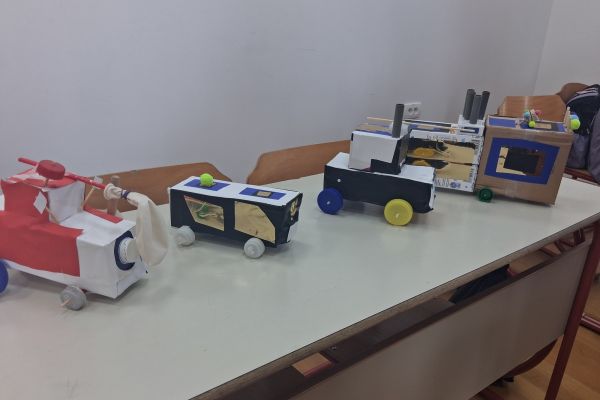 Vozila iz odpadnega materiala