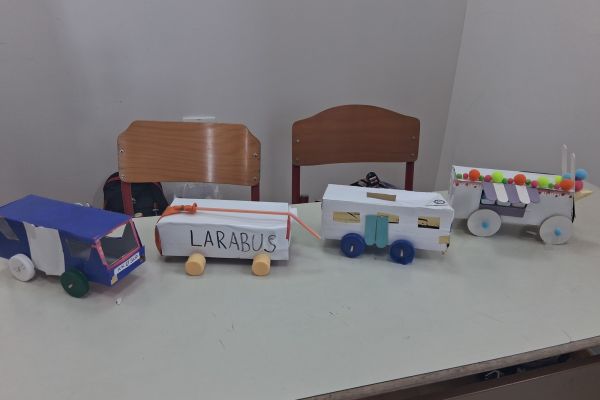 Vozila iz odpadnega materiala